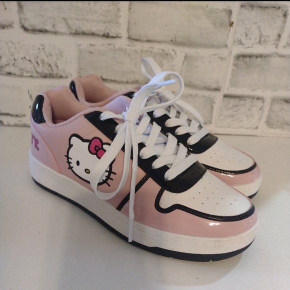 Hello Kitty Women’s SIZE 8 - L/E Pink Court Sneaker (small defects see pics) - Picture 1 of 9